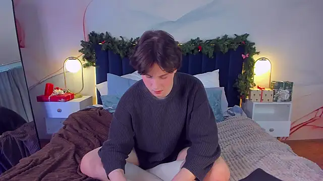 Snapshot of AdrianoAubert chatting on January 2026 10:19:02 AM AdrianoAubert online show from January 2026 10:19:02 AM