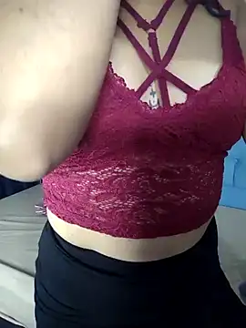 Snapshot of isabella_beauty_01 chatting on February 2025 03:42:01 PM isabella beauty 01 online show from February 2025 03:42:01 PM