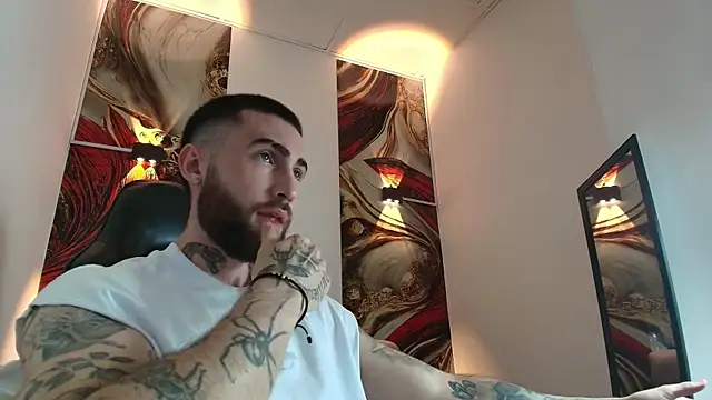 Luke davis01 online show from October 2025 12:57:02 PM