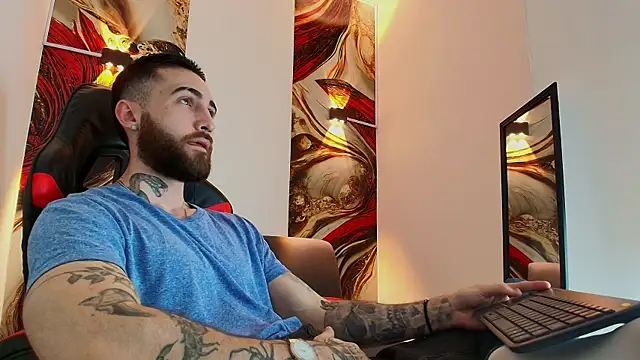 Luke davis01 online show from October 2025 01:40:02 PM