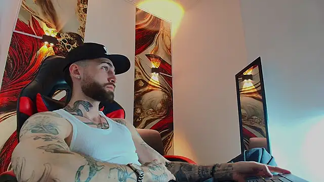 Luke davis01 online show from December 2025 01:20:02 PM