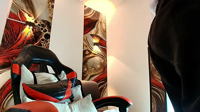 Luke davis01 online show from April 2026 01:04:02 PM