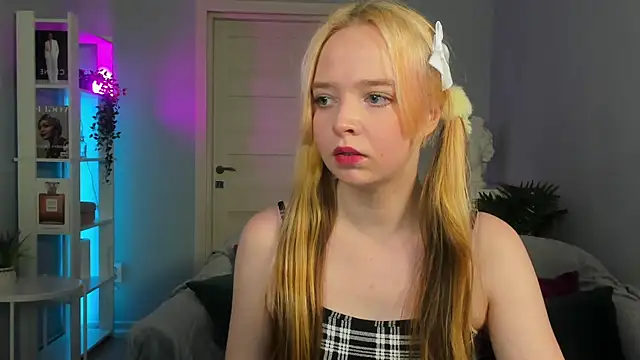 Bellla Murrr online show from February 2025 08:53:01 PM