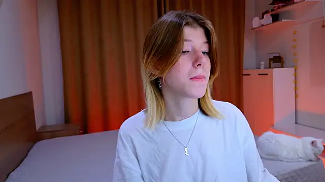 Bella amory online show from November 2025 03:03:01 PM