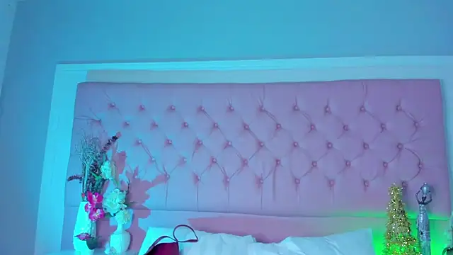 KourtneyEvans online show from December 2025 04:03:02 PM