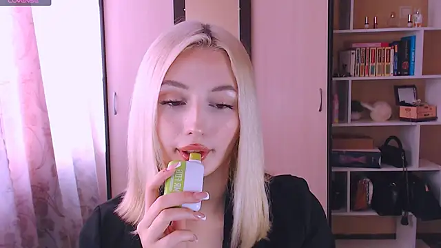 beauty blonde online show from March 2025 08:35:01 AM