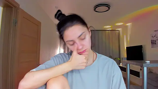 EmiliaZen online show from April 2026 05:10:01 PM