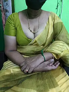 Snapshot of niiveditha chatting on March 2025 06:03:02 AM niiveditha online show from March 2025 06:03:02 AM