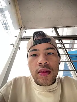 Snapshot of Twink_X chatting on February 2025 03:28:02 PM Twink X online show from February 2025 03:28:02 PM