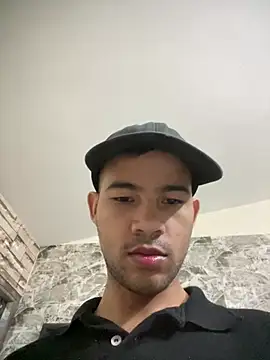 Snapshot of Twink_X chatting on March 2025 11:54:01 PM Twink X online show from March 2025 11:54:01 PM