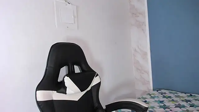 Snapshot of AbbyHill- chatting on February 2025 06:26:02 PM AbbyHill- online show from February 2025 06:26:02 PM