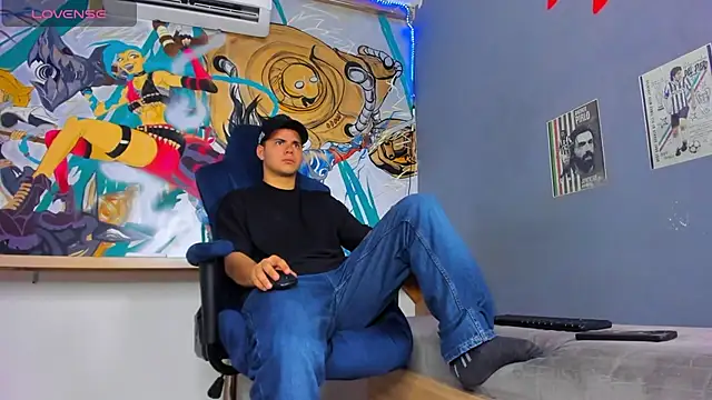 Snapshot of Sebastian_Phoenix chatting on March 2025 03:11:02 AM Sebastian Phoenix online show from March 2025 03:11:02 AM