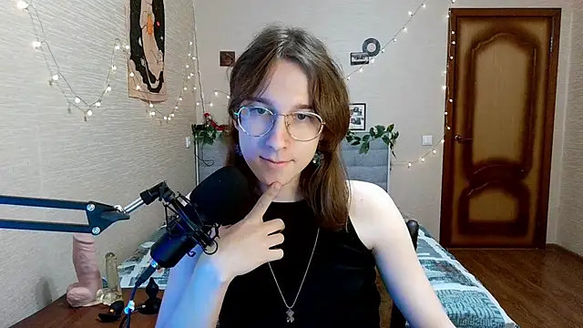 Snapshot of tangerine4dreams chatting on February 2025 12:54:01 PM tangerine4dreams online show from February 2025 12:54:01 PM