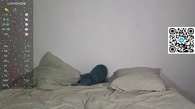 Snapshot of Julian_wins chatting on December 2025 04:47:01 PM Julian wins online show from December 2025 04:47:01 PM