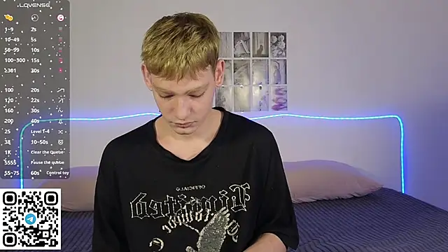 Snapshot of Julian_wins chatting on February 2026 01:01:02 AM Julian wins online show from February 2026 01:01:02 AM