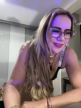 Snapshot of MISSLADYHONSON chatting on March 2025 07:23:02 AM MISSLADYHONSON online show from March 2025 07:23:02 AM