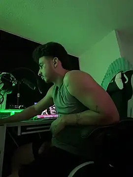 jesussaguilar online show from April 2026 06:05:02 PM