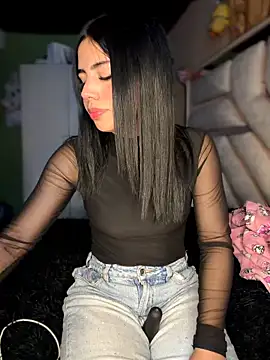 Laura-Khalifa online show from March 2026 05:48:02 AM