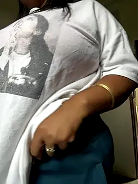 Snapshot of sinnerlady chatting on November 2025 04:25:01 AM sinnerlady online show from November 2025 04:25:01 AM