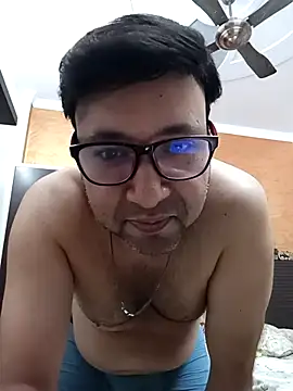 innocentboy1987 online show from March 2025 08:04:02 AM