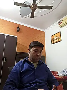 innocentboy1987 online show from November 2025 08:03:01 AM