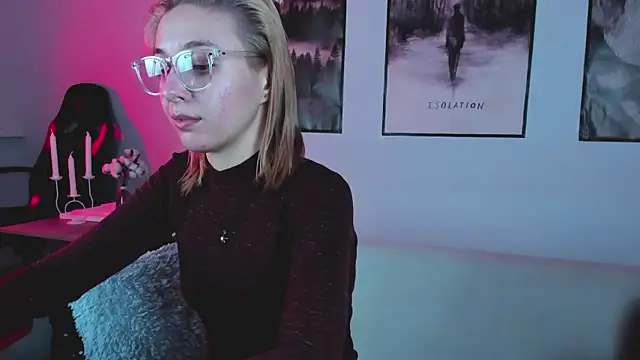 Snapshot of PhilippaAdamas chatting on February 2025 08:48:02 AM PhilippaAdamas online show from February 2025 08:48:02 AM