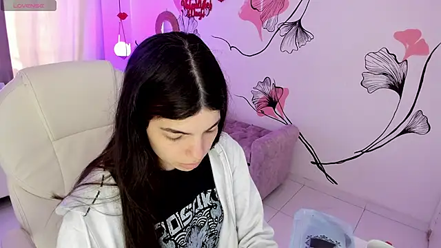 Snapshot of Isabela_Fiorelli chatting on February 2026 01:15:02 PM Isabela Fiorelli online show from February 2026 01:15:02 PM