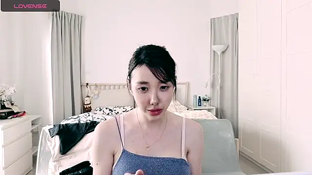 Snapshot of joycemilka chatting on March 2025 05:01:01 AM joycemilka online show from March 2025 05:01:01 AM