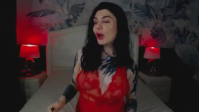 MaeveMoon online show from May 2026 10:04:01 PM