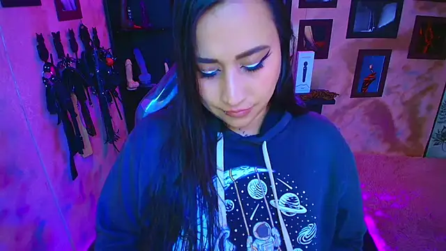 Snapshot of cherryy_bombshelll chatting on October 2025 06:21:01 PM cherryy bombshelll online show from October 2025 06:21:01 PM