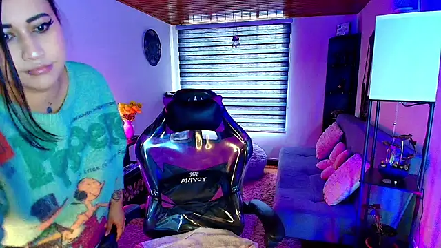 cherryy bombshelll online show from April 2026 02:44:01 PM