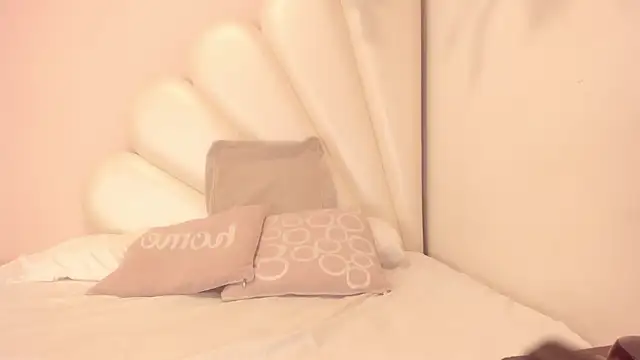 Snapshot of Olivia_Stevens chatting on March 2025 07:49:02 PM Olivia Stevens online show from March 2025 07:49:02 PM