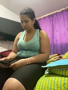 Carola-Ross online show from April 2026 05:18:01 PM