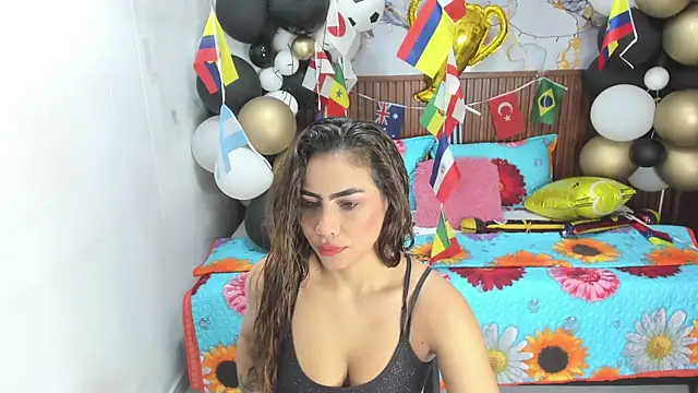Holly 22 online show from July 2026 11:05:02 AM