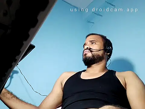 Snapshot of YOX22 chatting on February 2025 09:00:02 AM YOX22 online show from February 2025 09:00:02 AM