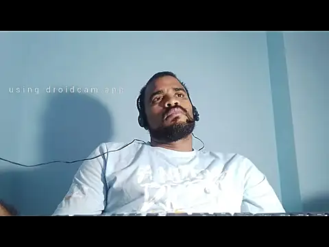 Snapshot of YOX22 chatting on March 2025 05:33:02 AM YOX22 online show from March 2025 05:33:02 AM