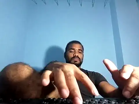 Snapshot of YOX22 chatting on March 2025 05:20:02 AM YOX22 online show from March 2025 05:20:02 AM