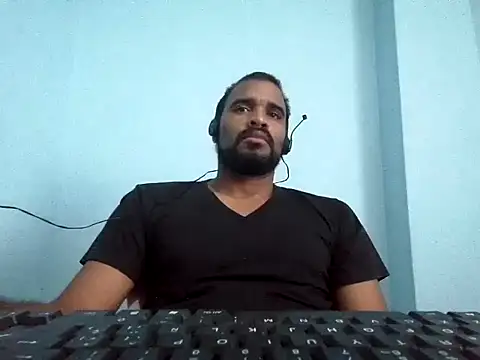 Snapshot of YOX22 chatting on March 2025 08:43:02 PM YOX22 online show from March 2025 08:43:02 PM