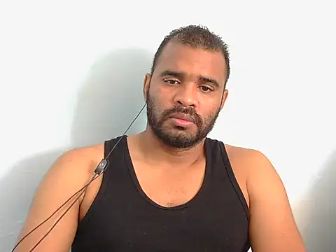 Snapshot of YOX22 chatting on September 2025 01:59:02 PM YOX22 online show from September 2025 01:59:02 PM