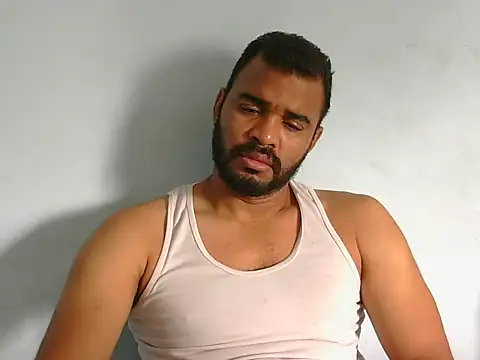 Snapshot of YOX22 chatting on October 2025 01:39:02 PM YOX22 online show from October 2025 01:39:02 PM