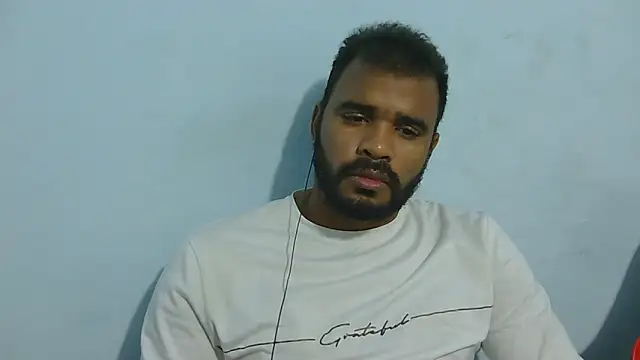 Snapshot of YOX22 chatting on October 2025 11:14:01 PM YOX22 online show from October 2025 11:14:01 PM