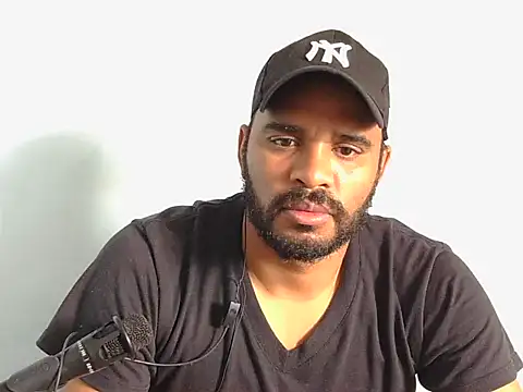 Snapshot of YOX22 chatting on October 2025 02:25:02 PM YOX22 online show from October 2025 02:25:02 PM