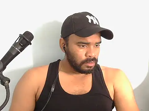 Snapshot of YOX22 chatting on October 2025 01:56:02 PM YOX22 online show from October 2025 01:56:02 PM