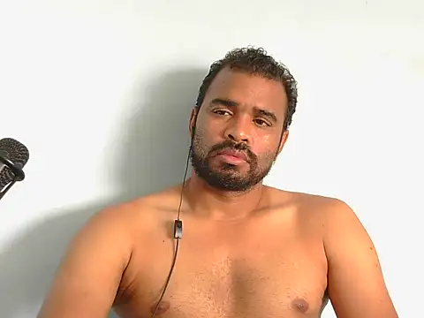 Snapshot of YOX22 chatting on November 2025 02:27:01 PM YOX22 online show from November 2025 02:27:01 PM