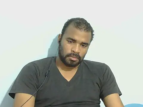 Snapshot of YOX22 chatting on November 2025 04:51:02 AM YOX22 online show from November 2025 04:51:02 AM