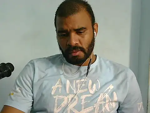 Snapshot of YOX22 chatting on February 2026 01:43:01 PM YOX22 online show from February 2026 01:43:01 PM