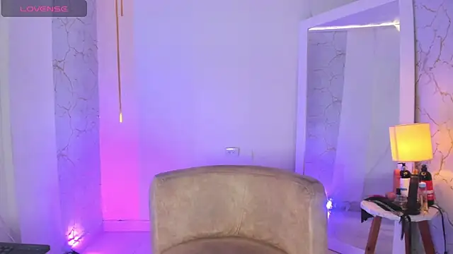 Emylyjonhs online show from April 2026 09:26:02 PM