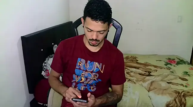 Snapshot of chocolatino16 chatting on March 2025 03:44:02 AM chocolatino16 online show from March 2025 03:44:02 AM