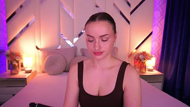 LindsieGreyy online show from April 2026 06:19:01 AM