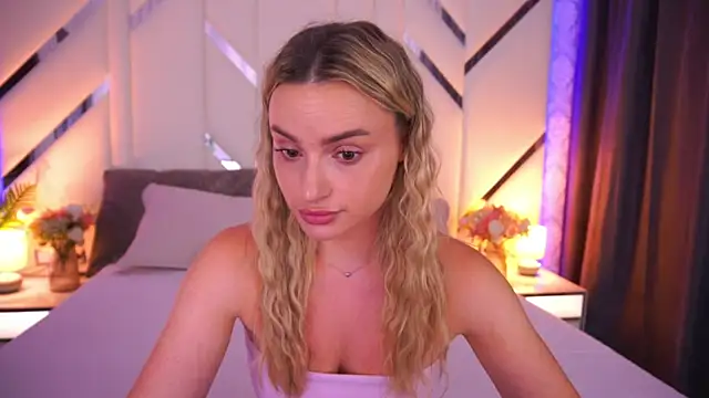 Snapshot of LindsieGreyy chatting on July 2026 11:47:01 AM LindsieGreyy online show from July 2026 11:47:01 AM